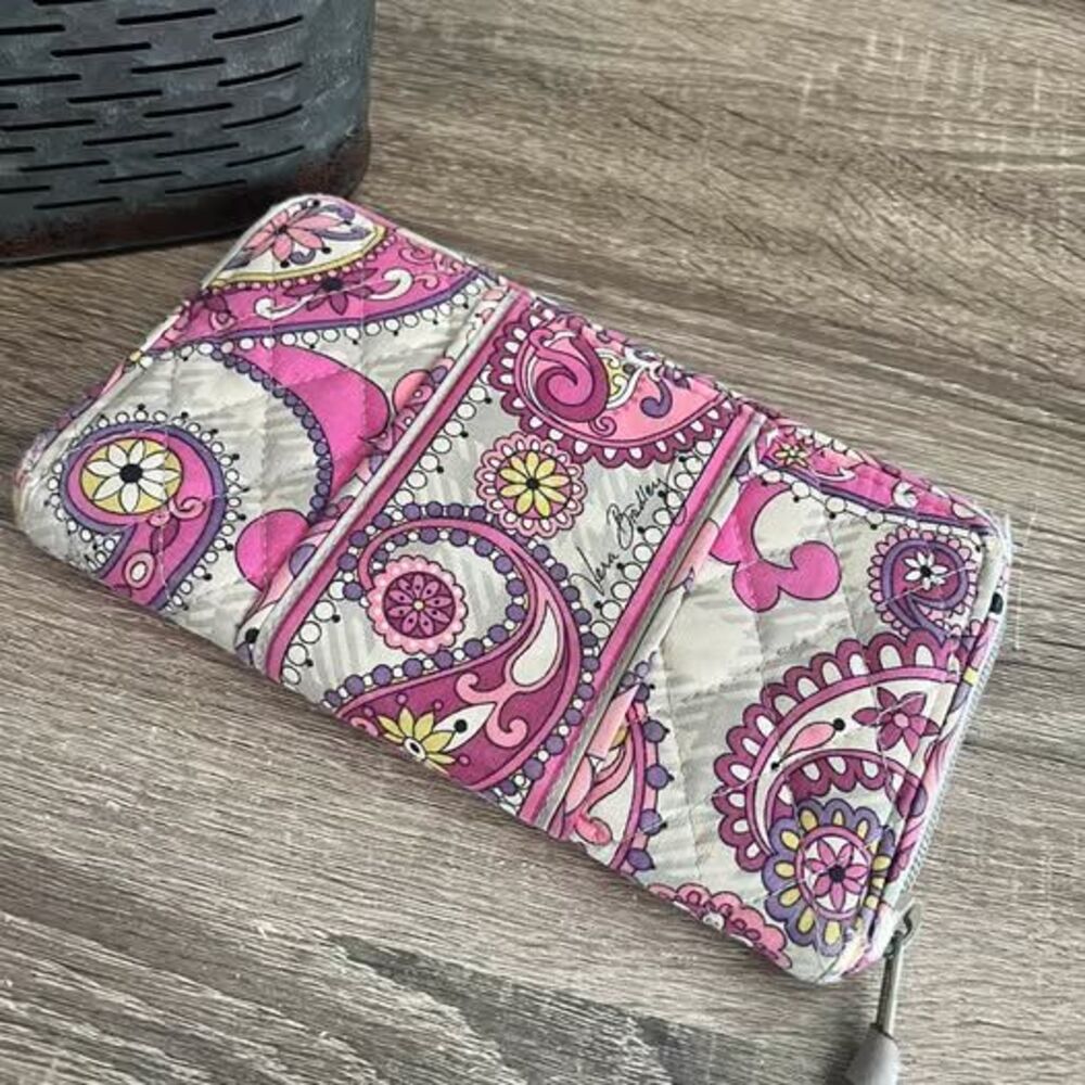 Vera Bradley Paisley Meets Plaid Zip Around Accordion Clutch Wallet Quilted Pink